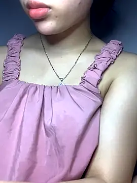 Snapshot of Nguyenha11 chatting on 10-30-25, 10:06 Nguyenha11 online show from 10-30-25, 10:06