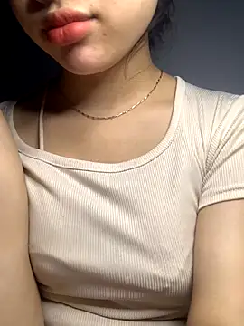 Nguyenha11 online show from 11-18-25, 09:25