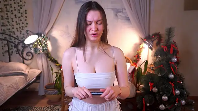 Snapshot of EvaDowe chatting on 02-03-26, 04:43 EvaDowe online show from 02-03-26, 04:43