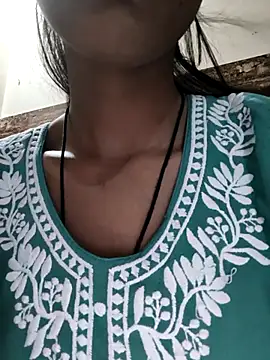 Snapshot of Indian-Aleena chatting on 05-06-26, 07:30 Indian-Aleena online show from 05-06-26, 07:30