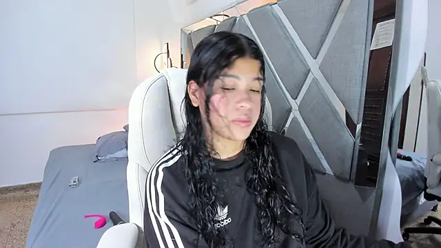 Ivy nt online show from 09-11-25, 01:00