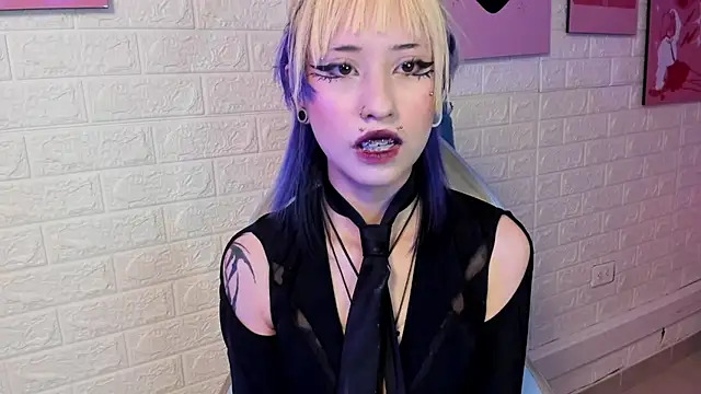 Hannahpage online show from 11-21-25, 12:37