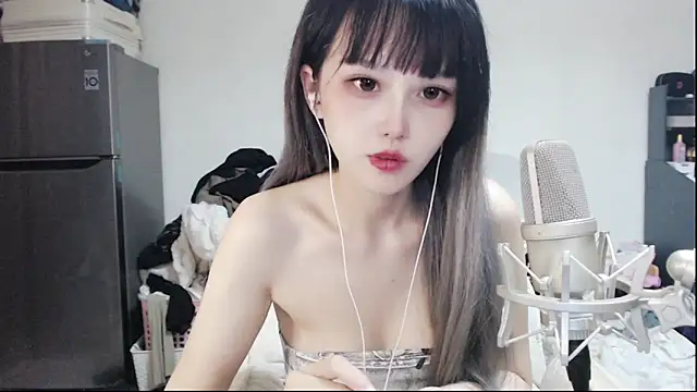 twlilybae online show from 06-19-26, 03:33