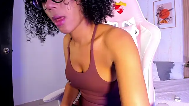 Ayleen Dunkan online show from 10-31-25, 12:39