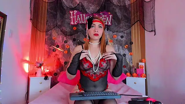 Snapshot of MIIRANDAHOT chatting on 10-16-25, 01:45 MIIRANDAHOT online show from 10-16-25, 01:45