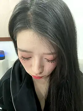 yuanyuanzi99 online show from 10-23-25, 10:14