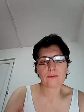 Vera Elle online show from 10-08-25, 02:14