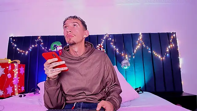 dominik thompson777 online show from 11-24-25, 05:29