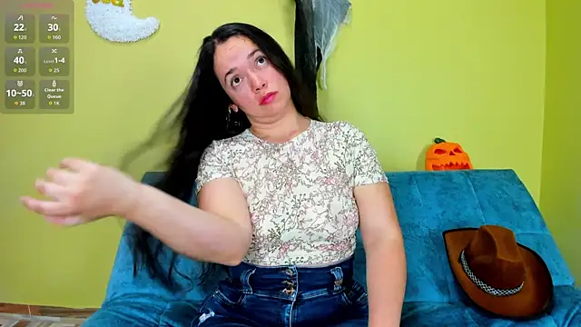 Snapshot of loreen_grey chatting on 10-17-25, 08:11 loreen grey online show from 10-17-25, 08:11