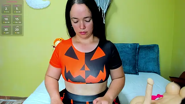 Snapshot of loreen_grey chatting on 10-27-25, 08:13 loreen grey online show from 10-27-25, 08:13