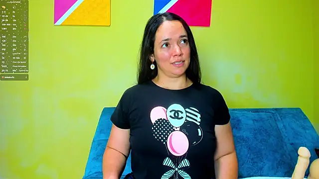 Snapshot of loreen_grey chatting on 11-17-25, 08:14 loreen grey online show from 11-17-25, 08:14