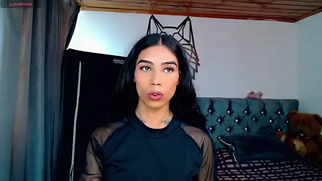 Snapshot of Sweet-Cris chatting on 09-20-25, 04:08 Sweet-Cris online show from 09-20-25, 04:08