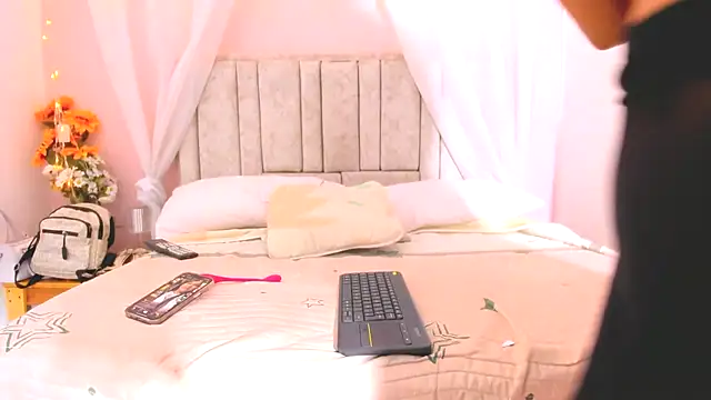 Rachellcooperrr online show from 10-20-25, 10:49