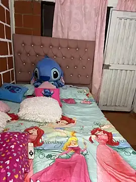 Rachellcooperrr online show from 11-18-25, 05:23