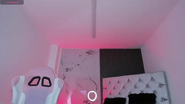 chloesagee online show from 10-30-25, 11:27