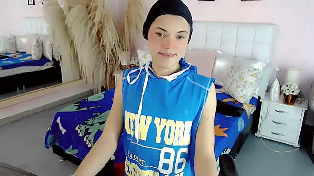 nathalialoes1 online show from 11-26-25, 10:11