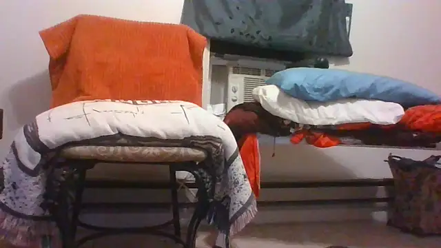 Snapshot of jarjar83 chatting on 09-10-25, 09:42 jarjar83 online show from 09-10-25, 09:42