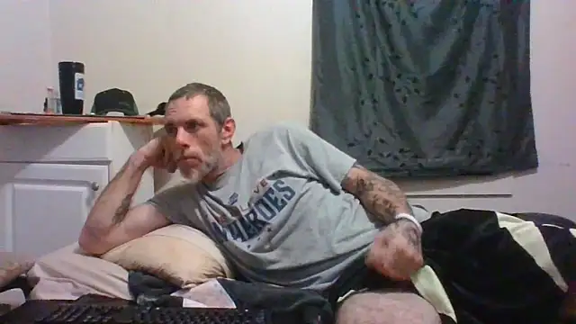 Snapshot of jarjar83 chatting on 11-14-25, 01:04 jarjar83 online show from 11-14-25, 01:04