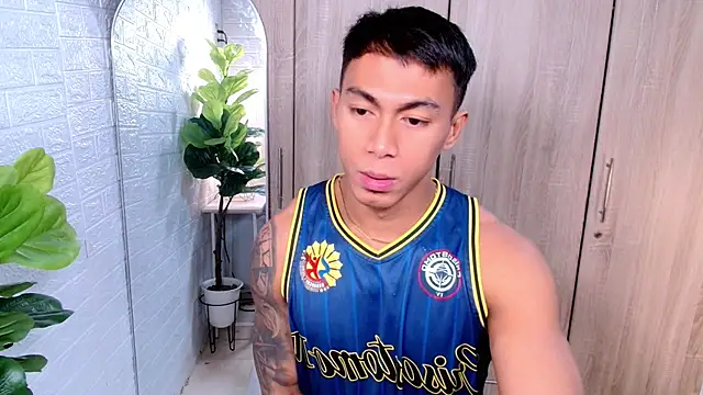 PinooyMilker online show from 10-10-25, 03:16