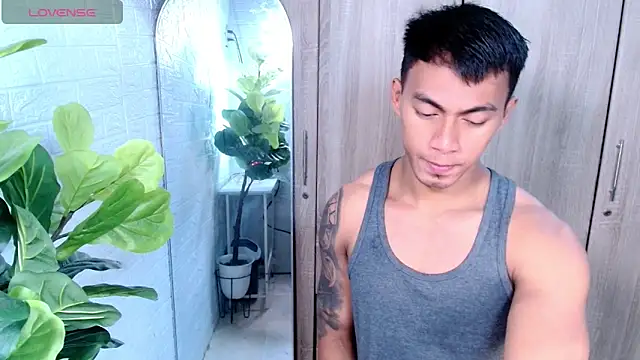 PinooyMilker online show from 04-12-26, 03:33