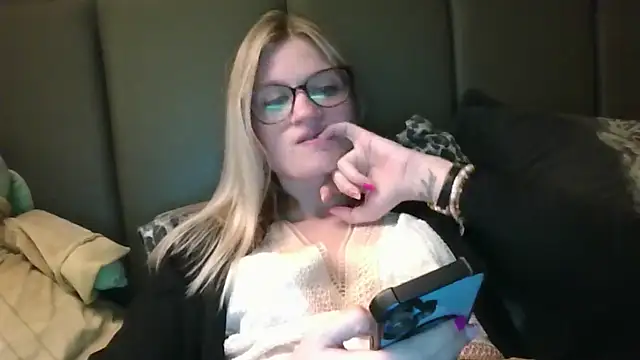 Lesamantssexy online show from 04-04-26, 08:50