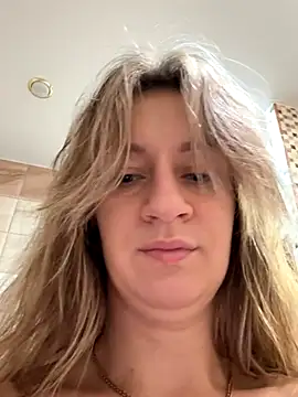 EvvaMur online show from 10-30-25, 02:02