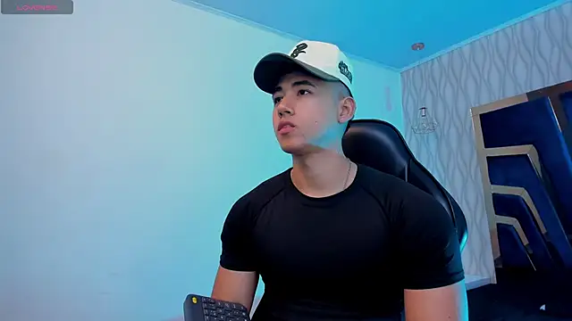 Snapshot of Draven_Marceaux chatting on 11-06-25, 11:22 Draven Marceaux online show from 11-06-25, 11:22