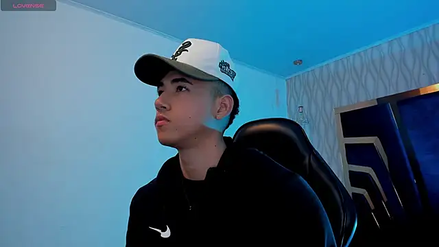 Snapshot of Draven_Marceaux chatting on 11-10-25, 11:20 Draven Marceaux online show from 11-10-25, 11:20