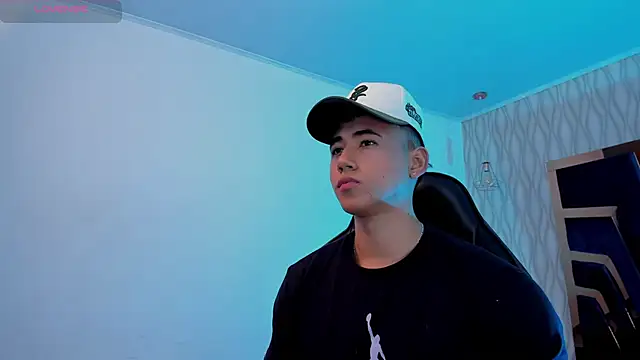 Snapshot of Draven_Marceaux chatting on 11-17-25, 11:27 Draven Marceaux online show from 11-17-25, 11:27