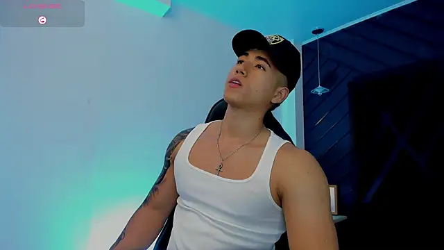 Snapshot of Draven_Marceaux chatting on 11-25-25, 11:43 Draven Marceaux online show from 11-25-25, 11:43