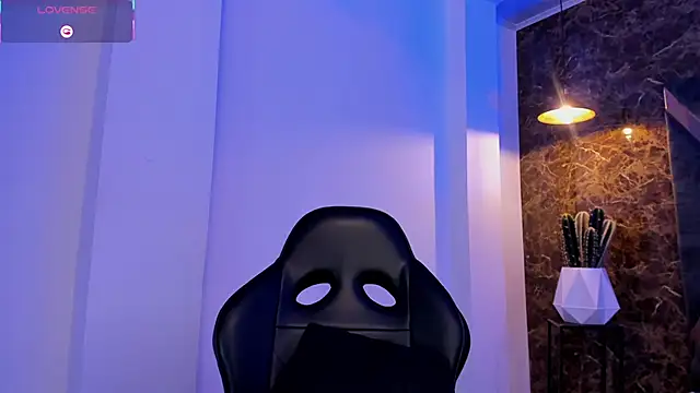 Draven Marceaux online show from 04-25-26, 01:41