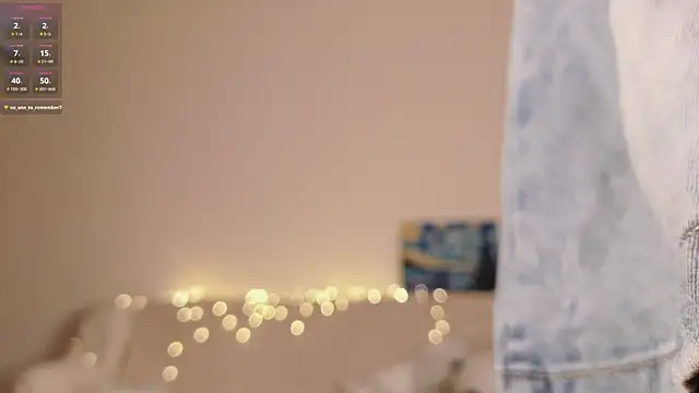 Snapshot of Pixxxis chatting on 10-03-25, 12:51 Pixxxis online show from 10-03-25, 12:51