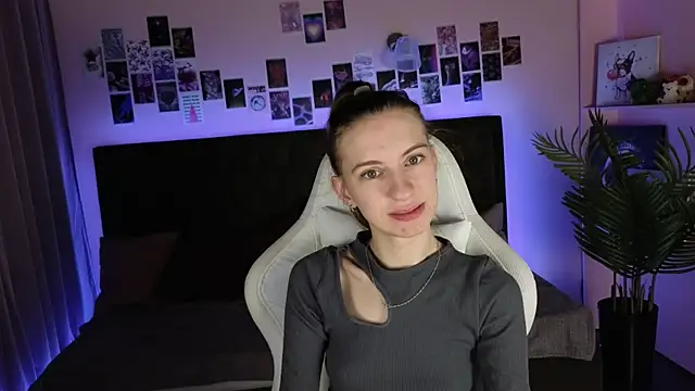 kaleriyaa  online show from 09-21-25, 01:29