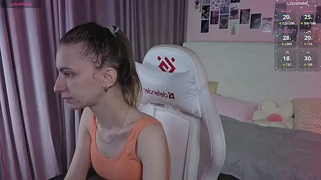 kaleriyaa  online show from 04-28-26, 01:37