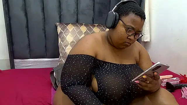 CocoFlames23 online show from 10-08-25, 02:47