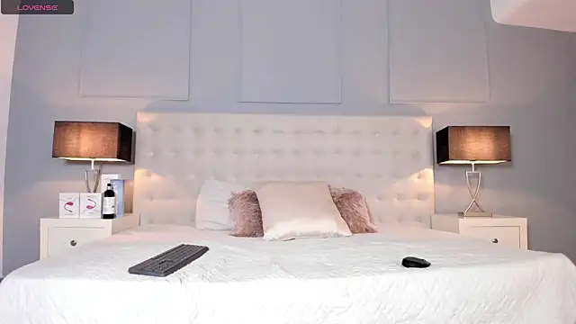 KellyRooss online show from 09-18-25, 12:29