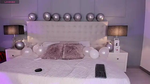 KellyRooss online show from 09-25-25, 12:09