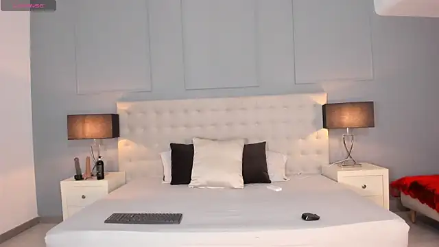 Snapshot of KellyRooss chatting on 11-14-25, 12:37 KellyRooss online show from 11-14-25, 12:37