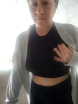 Snapshot of Nala1986 chatting on 09-23-25, 12:19 Nala1986 online show from 09-23-25, 12:19