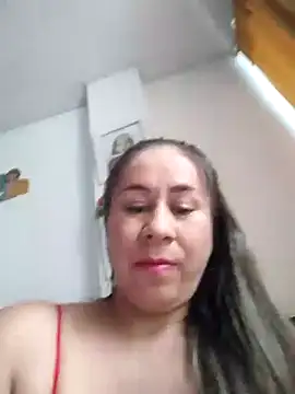 Snapshot of Nala1986 chatting on 10-15-25, 08:42 Nala1986 online show from 10-15-25, 08:42