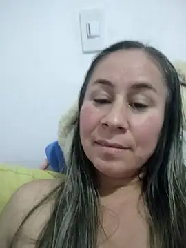 Snapshot of Nala1986 chatting on 10-30-25, 01:51 Nala1986 online show from 10-30-25, 01:51