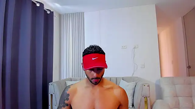 Snapshot of MARC_THOMPSON_ chatting on 10-02-25, 02:35 MARC THOMPSON online show from 10-02-25, 02:35