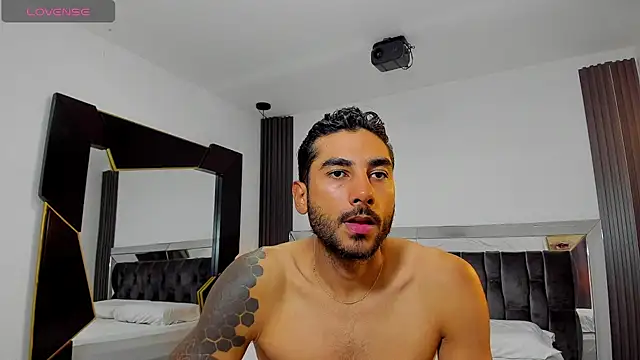 Snapshot of MARC_THOMPSON_ chatting on 11-09-25, 02:54 MARC THOMPSON online show from 11-09-25, 02:54