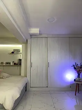 HellennScott online show from 09-30-25, 11:43