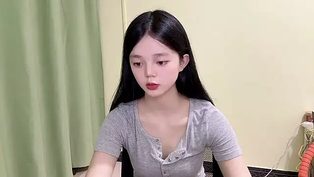 Snapshot of Nicole-13 chatting on 09-15-25, 10:59 Nicole-13 online show from 09-15-25, 10:59