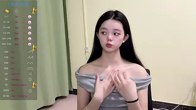 Snapshot of Nicole-13 chatting on 09-30-25, 01:16 Nicole-13 online show from 09-30-25, 01:16