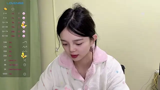 Snapshot of Nicole-13 chatting on 10-21-25, 01:56 Nicole-13 online show from 10-21-25, 01:56