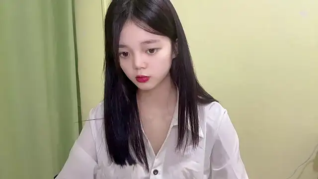 Snapshot of Nicole-13 chatting on 11-04-25, 10:14 Nicole-13 online show from 11-04-25, 10:14