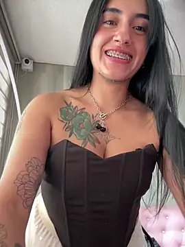 Snapshot of LilithPink_ chatting on 10-24-25, 05:20 LilithPink  online show from 10-24-25, 05:20