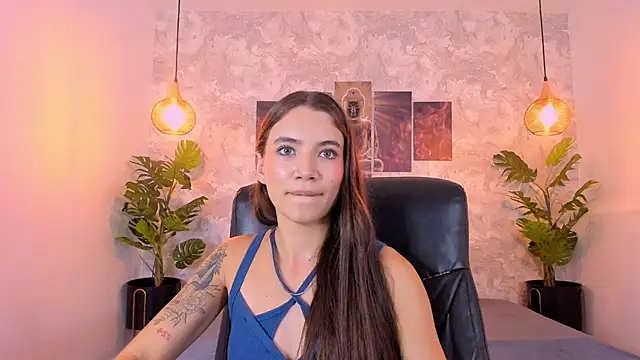 aitana baker  online show from 12-18-25, 09:10